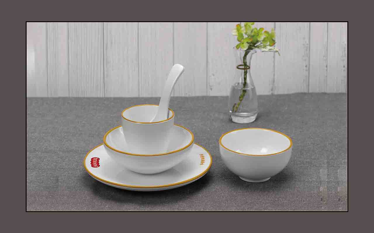 <strong>乐动注册餐具-中式餐具摆台</strong>