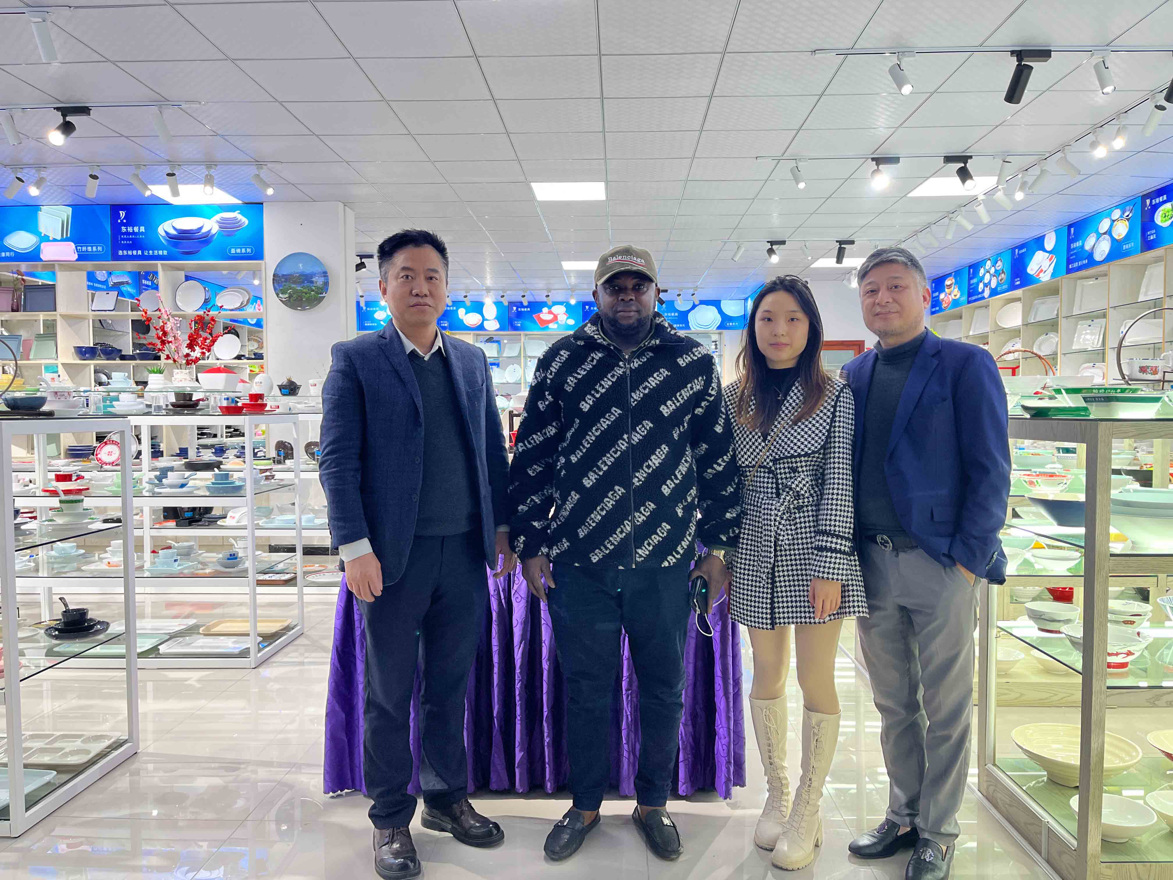 <strong>为什么外商客户对东裕餐具有如此浓厚兴趣</strong>