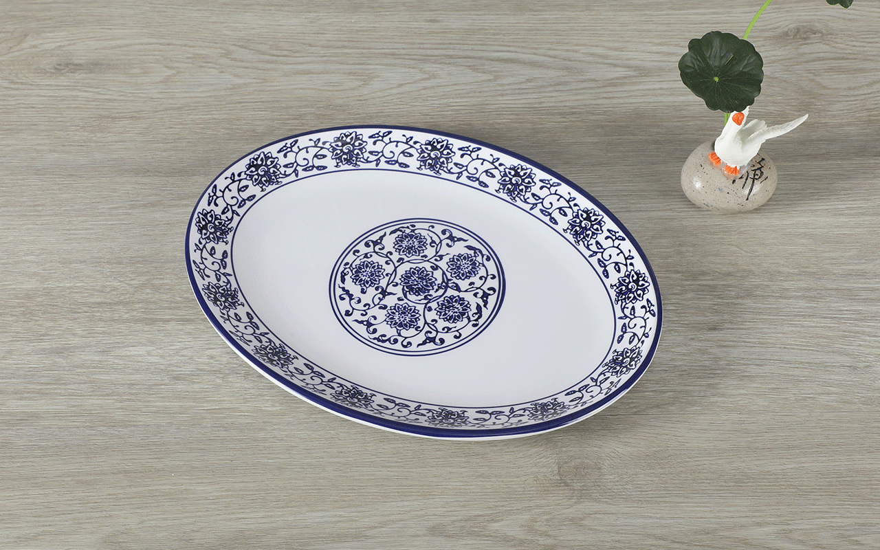 青花瓷彩釉餐盘