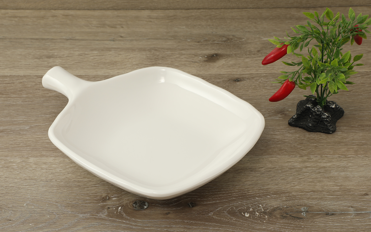 白色创意乐动注册盘子